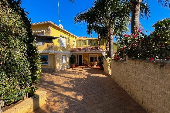 Villa in Denia zu vermieten, Wohnfläche 200 m², Zustand gepflegt, + Zentralheizung, Klimaanlage, Grundstück 900 m², 3 Schlafzimmer, 2 Badezimmer, Pool, ref.: D-0123-1
