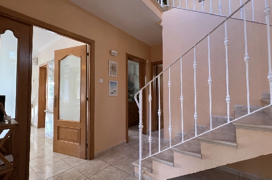 Villa in Gata de Gorgos(Monte Pedreguer) zur Ferienvermietung, Wohnfläche 180 m², Baujahr 2006, + Ofen, Klimaanlage, Grundstück 600 m², 3 Schlafzimmer, 3 Badezimmer, Pool, ref.: T-0624-10