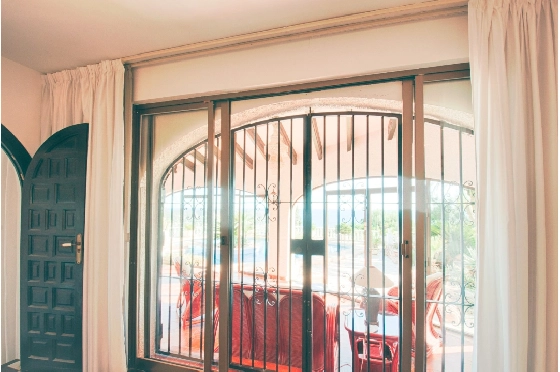 Villa in Moraira zu verkaufen, Wohnfläche 300 m², Baujahr 1984, Klimaanlage, Grundstück 1615 m², 3 Schlafzimmer, 2 Badezimmer, Pool, ref.: AM-12279DA-50