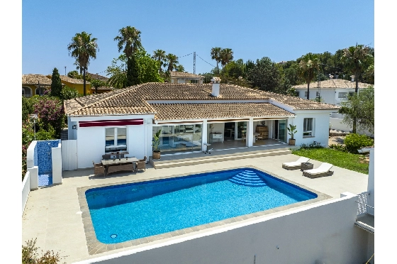 Villa in Denia zu verkaufen, Wohnfläche 324 m², Baujahr 1993, Zustand modernisiert, + Fussbodenheizung, Klimaanlage, Grundstück 1888 m², 4 Schlafzimmer, 2 Badezimmer, Pool, ref.: BC-7771-1