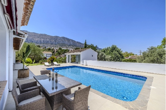 Villa in Denia zu verkaufen, Wohnfläche 324 m², Baujahr 1993, Zustand modernisiert, + Fussbodenheizung, Klimaanlage, Grundstück 1888 m², 4 Schlafzimmer, 2 Badezimmer, Pool, ref.: BC-7771-13