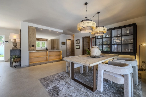 Villa in Denia zu verkaufen, Wohnfläche 324 m², Baujahr 1993, Zustand modernisiert, + Fussbodenheizung, Klimaanlage, Grundstück 1888 m², 4 Schlafzimmer, 2 Badezimmer, Pool, ref.: BC-7771-33