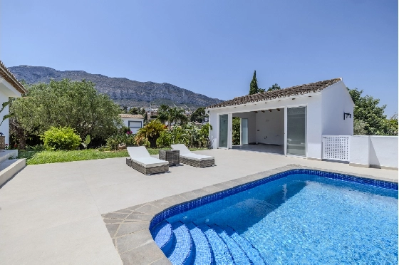 Villa in Denia zu verkaufen, Wohnfläche 324 m², Baujahr 1993, Zustand modernisiert, + Fussbodenheizung, Klimaanlage, Grundstück 1888 m², 4 Schlafzimmer, 2 Badezimmer, Pool, ref.: BC-7771-4