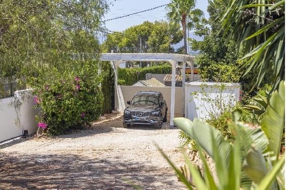 Villa in Denia zu verkaufen, Wohnfläche 324 m², Baujahr 1993, Zustand modernisiert, + Fussbodenheizung, Klimaanlage, Grundstück 1888 m², 4 Schlafzimmer, 2 Badezimmer, Pool, ref.: BC-7771-48