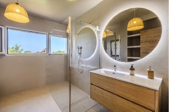 Villa in Denia zu verkaufen, Wohnfläche 324 m², Baujahr 1993, Zustand modernisiert, + Fussbodenheizung, Klimaanlage, Grundstück 1888 m², 4 Schlafzimmer, 2 Badezimmer, Pool, ref.: BC-7771-59