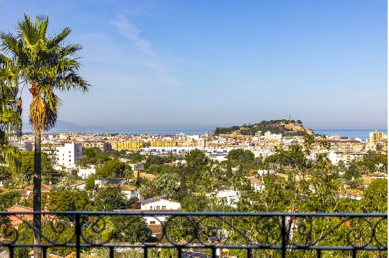 Villa in Denia zu verkaufen, Wohnfläche 267 m², Baujahr 1993, Zustand gepflegt, + Zentralheizung, Grundstück 1085 m², 4 Schlafzimmer, 3 Badezimmer, Pool, ref.: BC-7785-19