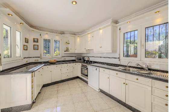 Villa in Denia zu verkaufen, Wohnfläche 267 m², Baujahr 1993, Zustand gepflegt, + Zentralheizung, Grundstück 1085 m², 4 Schlafzimmer, 3 Badezimmer, Pool, ref.: BC-7785-29