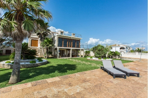 Villa in Denia zu verkaufen, Wohnfläche 266 m², Klimaanlage, Grundstück 1254 m², 5 Schlafzimmer, 3 Badezimmer, Pool, ref.: VI-CHA2550-18