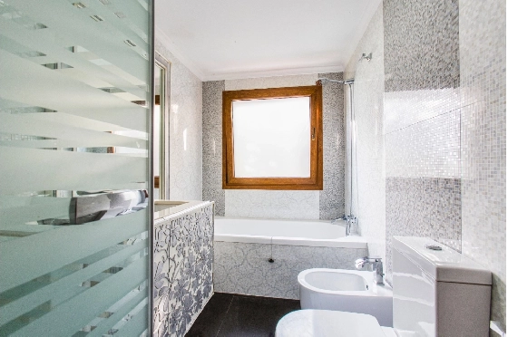Villa in Denia zu verkaufen, Wohnfläche 266 m², Klimaanlage, Grundstück 1254 m², 5 Schlafzimmer, 3 Badezimmer, Pool, ref.: VI-CHA2550-39