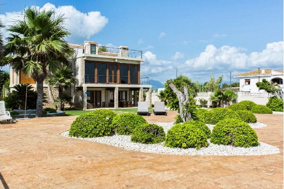 Villa in Denia zu verkaufen, Wohnfläche 266 m², Klimaanlage, Grundstück 1254 m², 5 Schlafzimmer, 3 Badezimmer, Pool, ref.: VI-CHA2550-50
