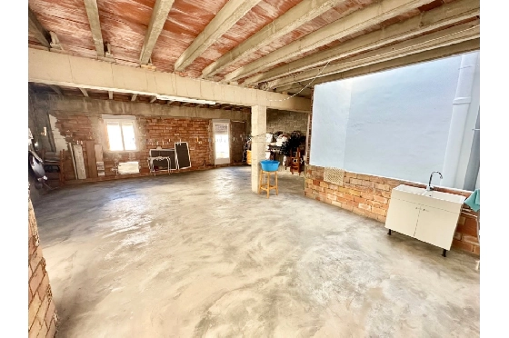 Stadthaus in Pego zu verkaufen, Wohnfläche 456 m², Baujahr 1982, Klimaanlage, Grundstück 224 m², 5 Schlafzimmer, 2 Badezimmer, Pool, ref.: O-V96114-38