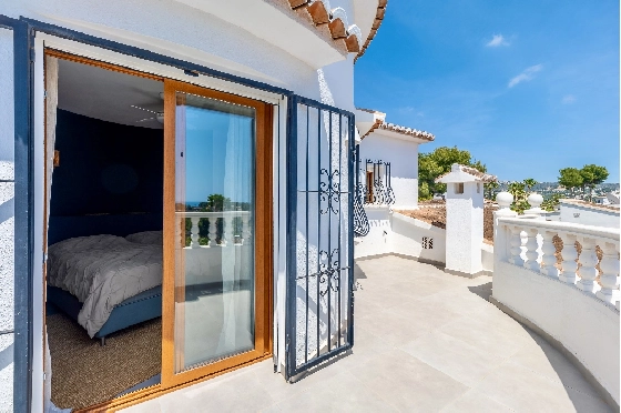 Villa in Moraira zu verkaufen, Wohnfläche 290 m², Baujahr 2003, + Ofen, Klimaanlage, Grundstück 847 m², 3 Schlafzimmer, 3 Badezimmer, Pool, ref.: AM-12692DR-50