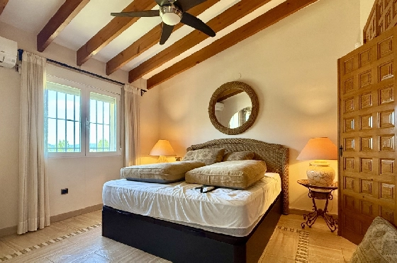 Villa in Pego - Monte Pego(Rafol) zu verkaufen, Wohnfläche 259 m², Baujahr 1990, + Zentralheizung, Klimaanlage, Grundstück 2400 m², 4 Schlafzimmer, 3 Badezimmer, Pool, ref.: JS-1026-16